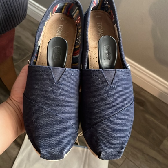 Toms Navy Blue loafers women size 6 - Picture 8 of 11
